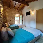 Casa Donegrinho Com Piscina * Moncao