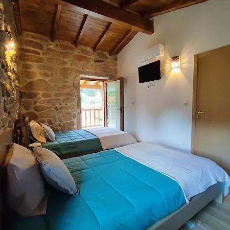 Casa Donegrinho Com Piscina E Sem Piscina * Moncao
