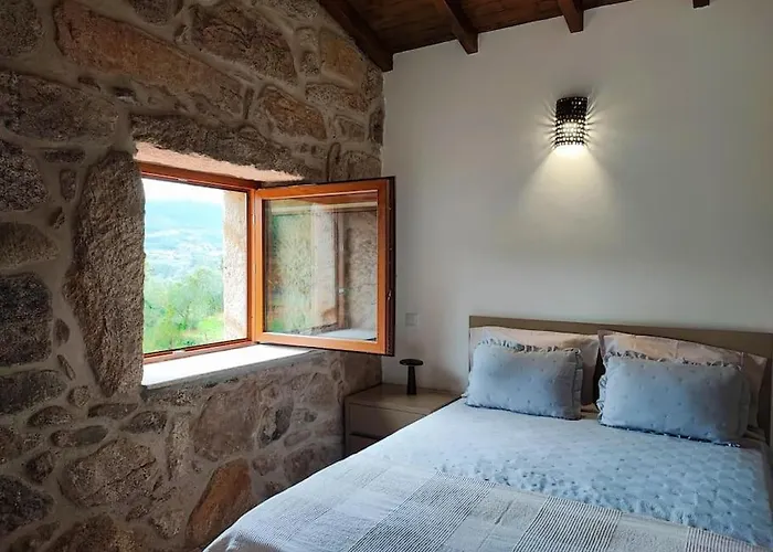 Casa Donegrinho Com Piscina * Moncao