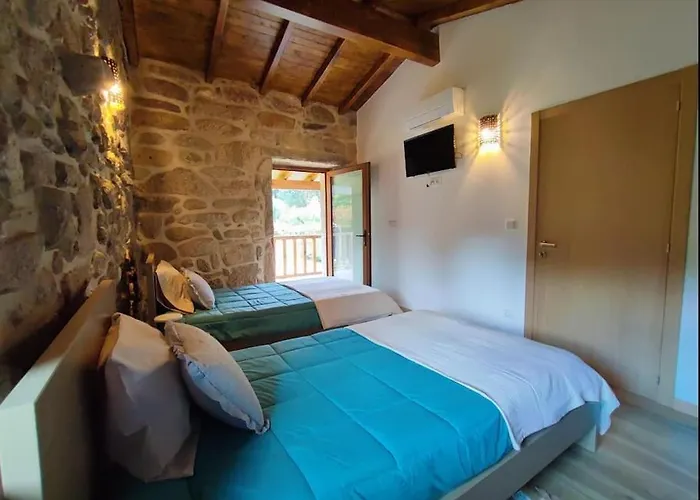 Casa Donegrinho Com Piscina * Moncao