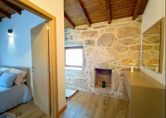 Casa Donegrinho Com Piscina * Moncao