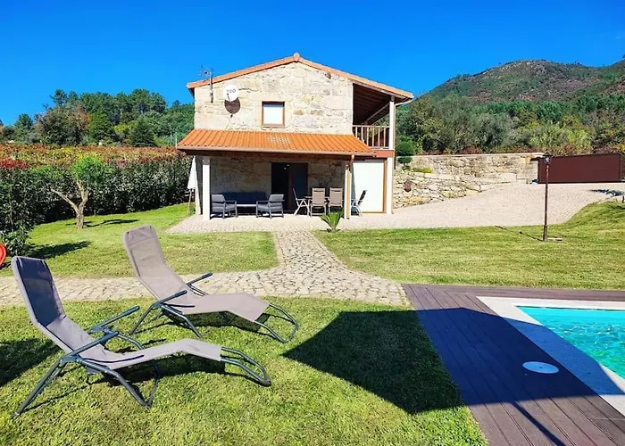 Casa Donegrinho Com Piscina Moncao