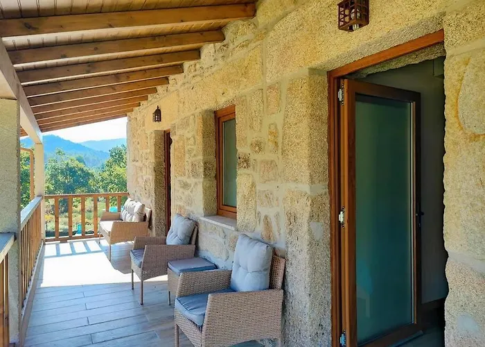 Casa Donegrinho Com Piscina * Moncao