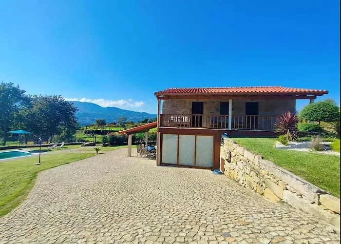 Casa Donegrinho Com Piscina Holiday home Moncao