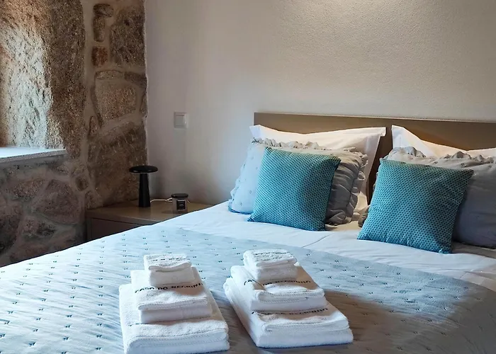 Casa Donegrinho Com Piscina Holiday home Moncao