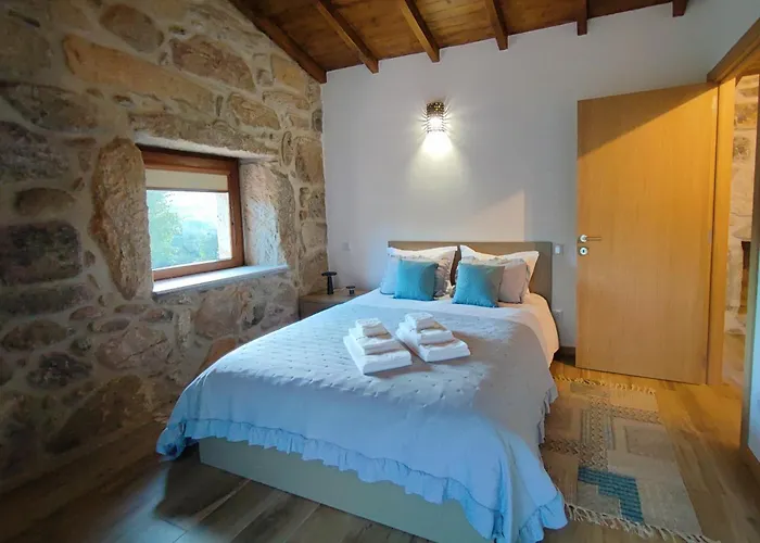 Casa Donegrinho Com Piscina Moncao