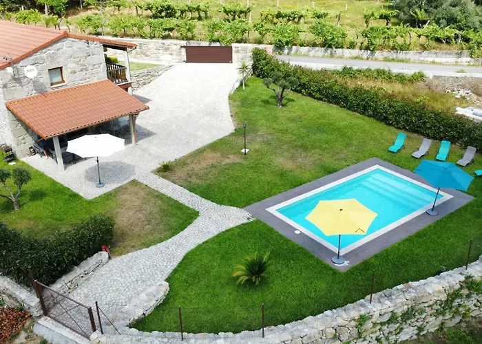 Casa Donegrinho Com Piscina Moncao
